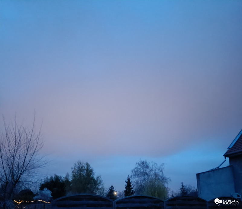 Ma különleges volt az alkonyi égbolt