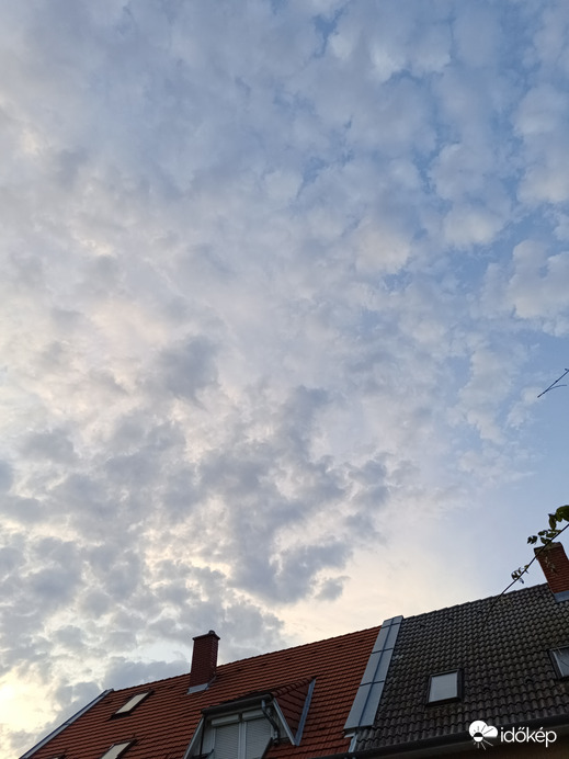 És megint a nyári égbolt....
