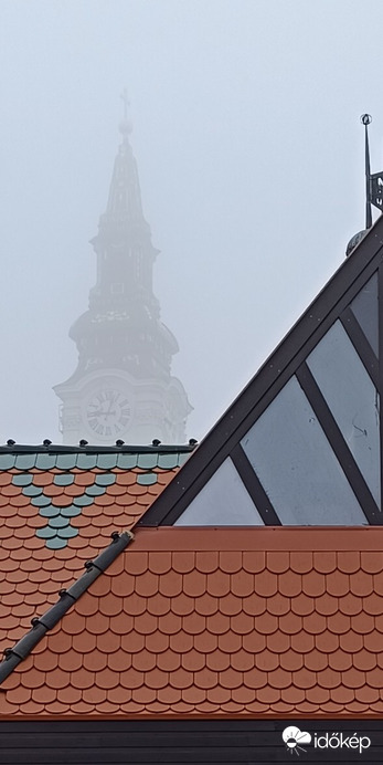 Délelőtti ködös óra...