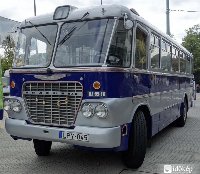 Ikarus 620