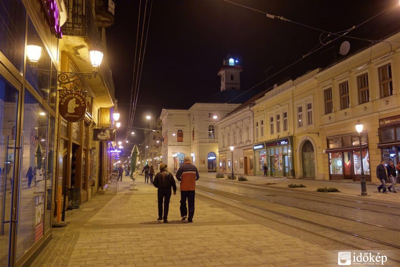 Utcakép szombat este