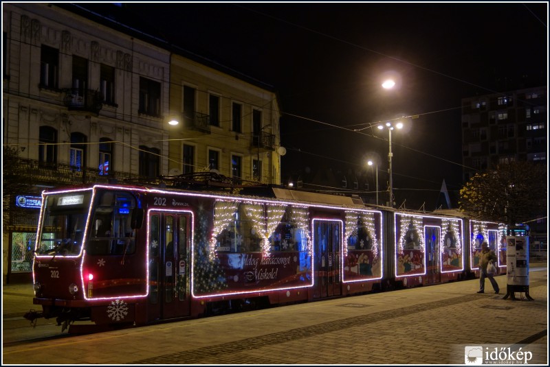 Adventi villamos
