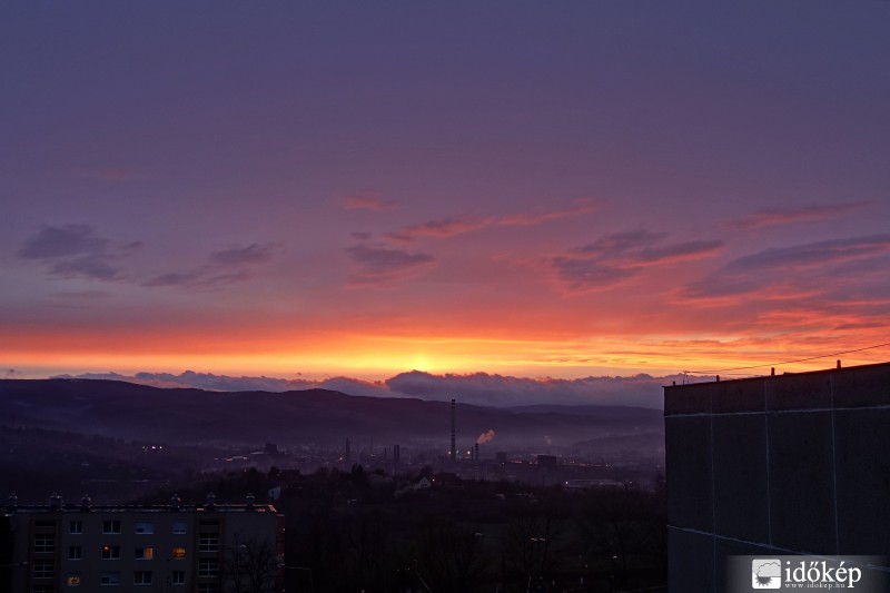 18:01-kor