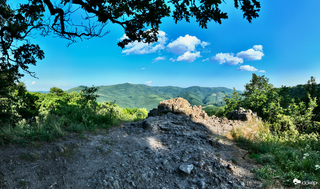 Hollókő a Börzsönyben
