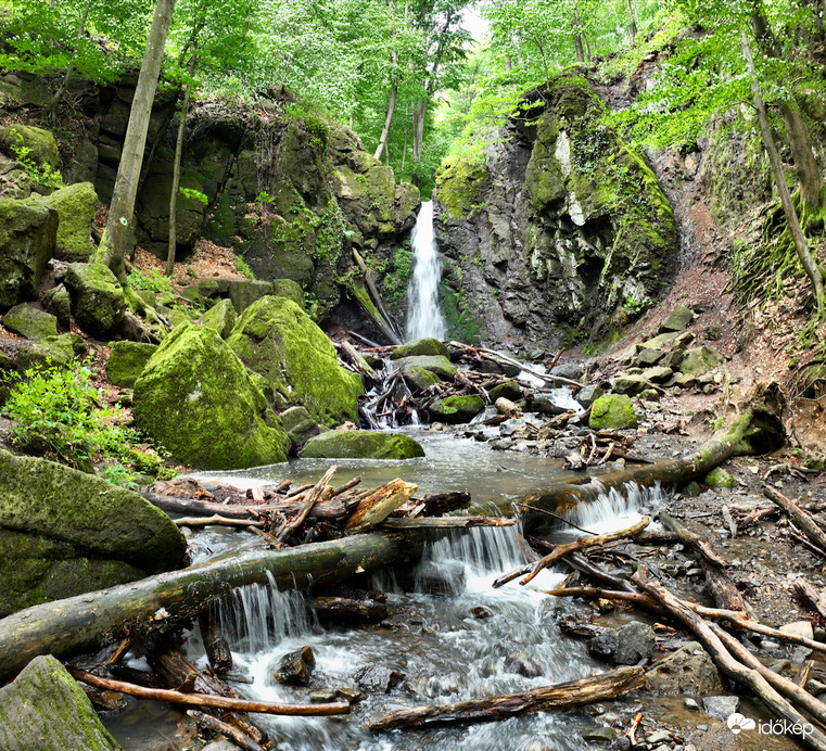 Ilona-völgyi vízesés