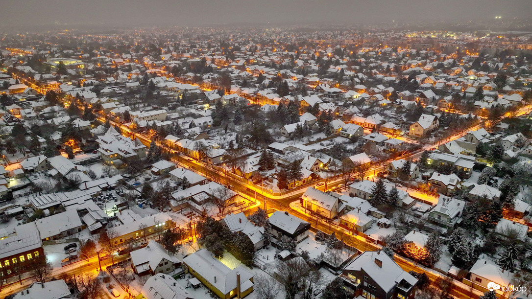 Sashalom hóesésben