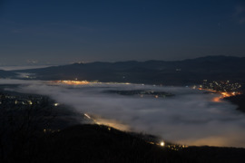 Éjjeli ködfolyam a Duna völgyében