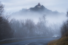 A Visegrádi Fellegvár előterében...