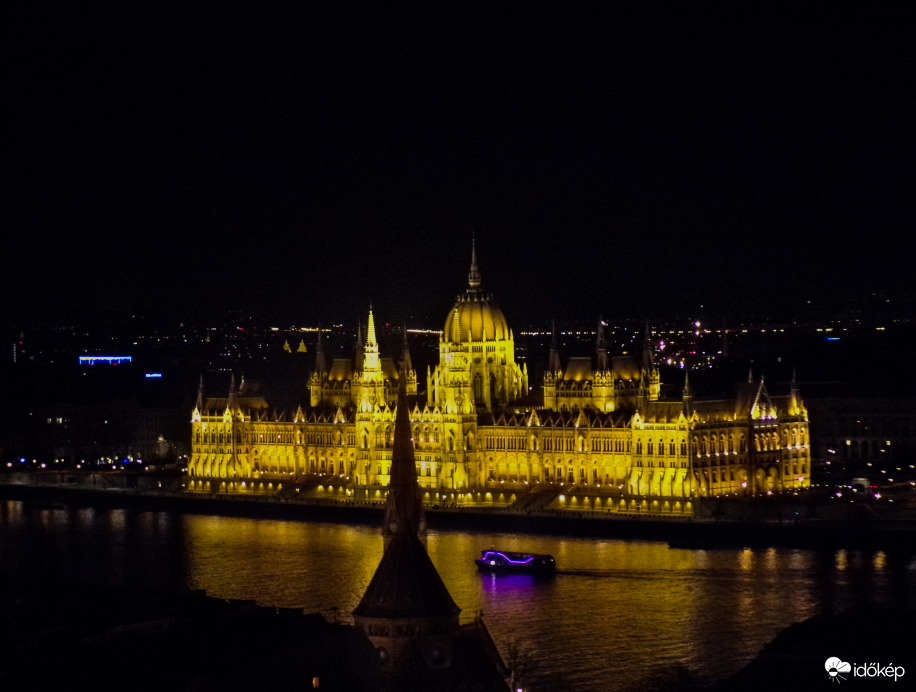 Budapest - 2 (Országház)