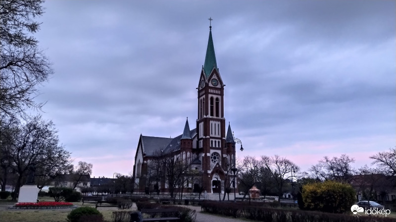 Árpádházi Szent Erzsébet tér