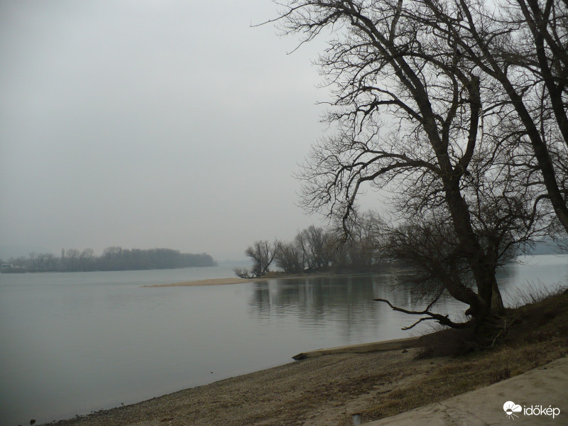 Ködben a Duna