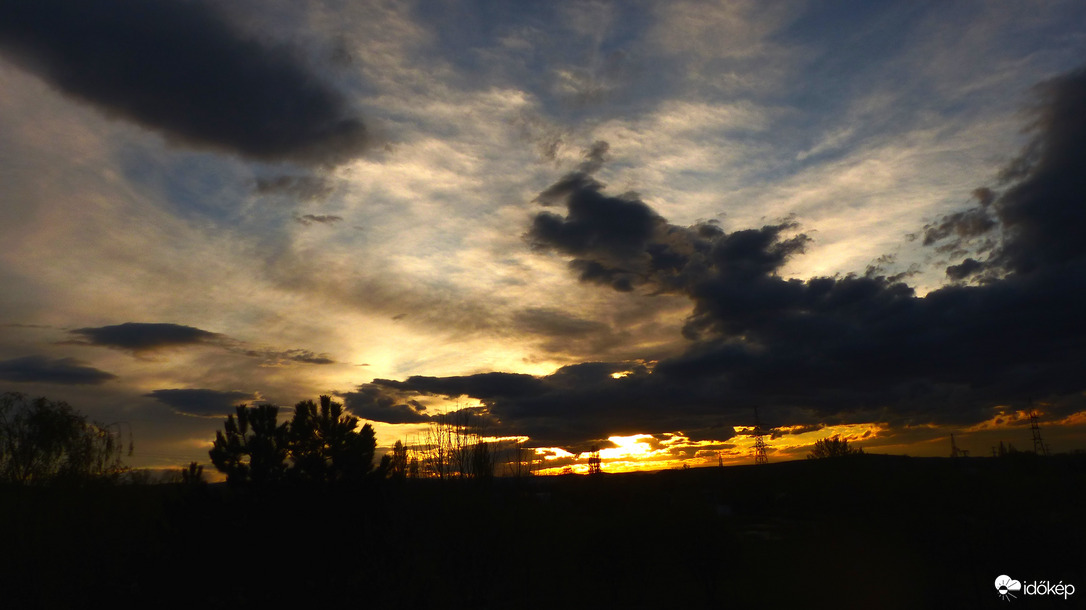 Sötétség jövend