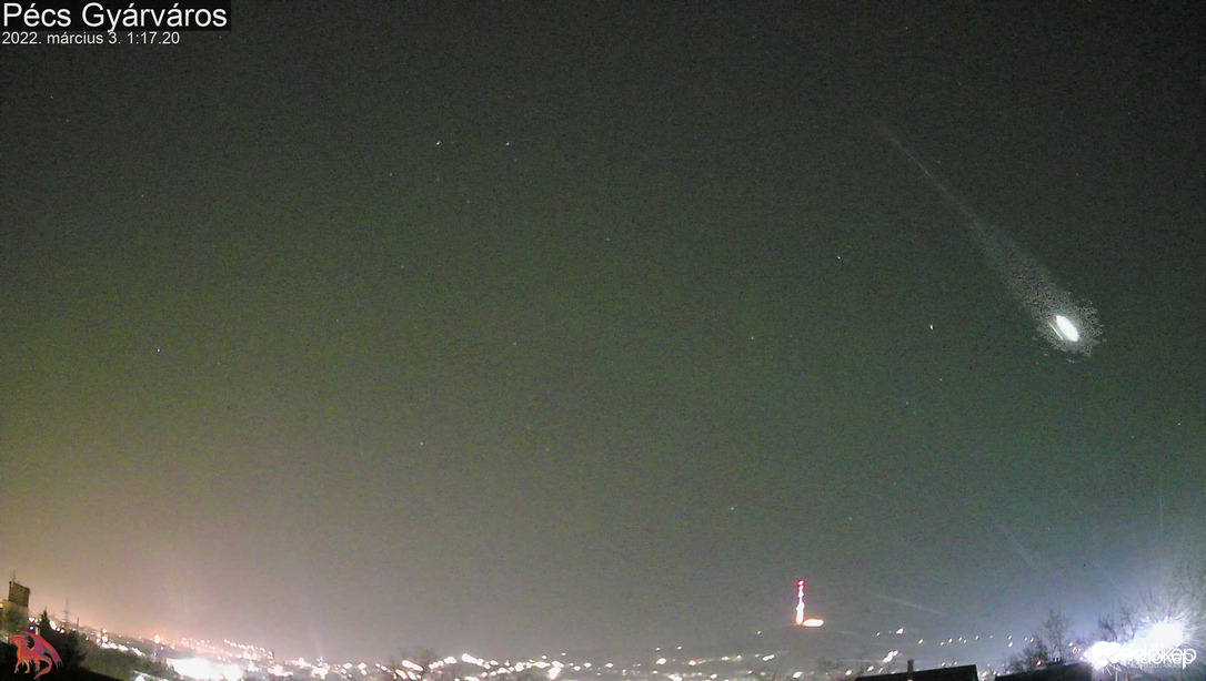 2022.03.03 01:17:20 Gyorsan mozgó fényes tűzgömb