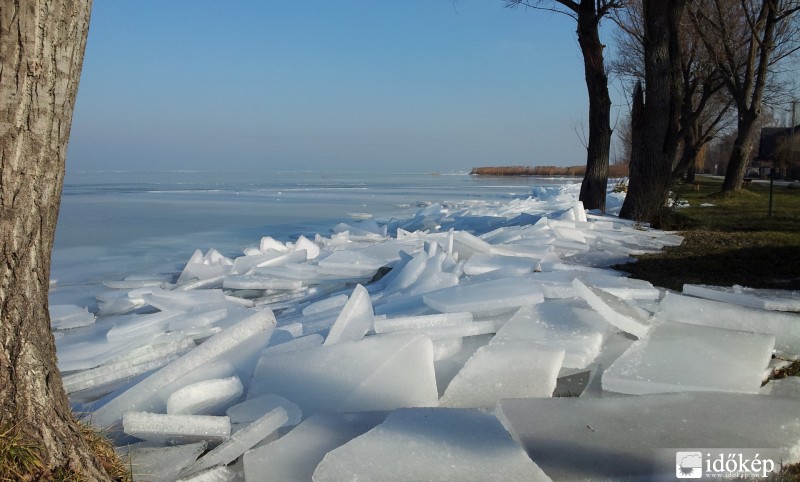 Parton feltorlódott jég