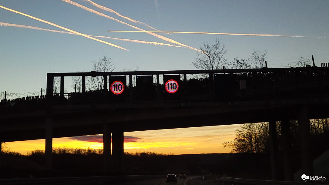 Forgalmi helyzet vadátjáró felett és alatt.