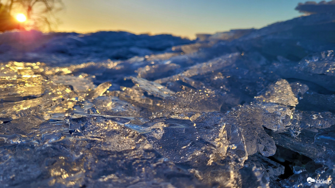 Darabos a Balaton víze...