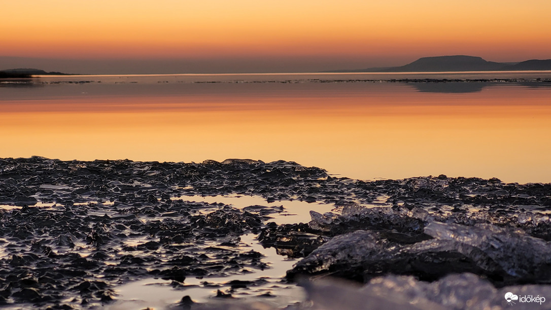 Sunset koktél jégkockával