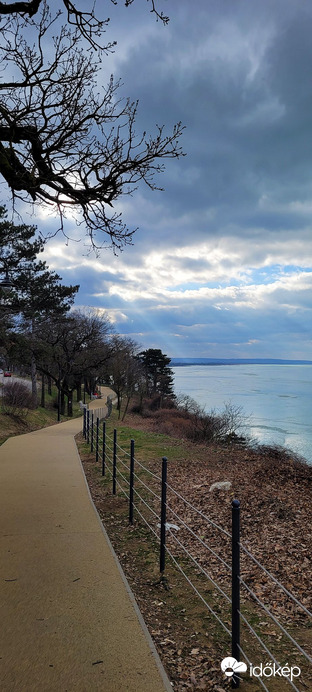 Megújuló sétány Fonyódon