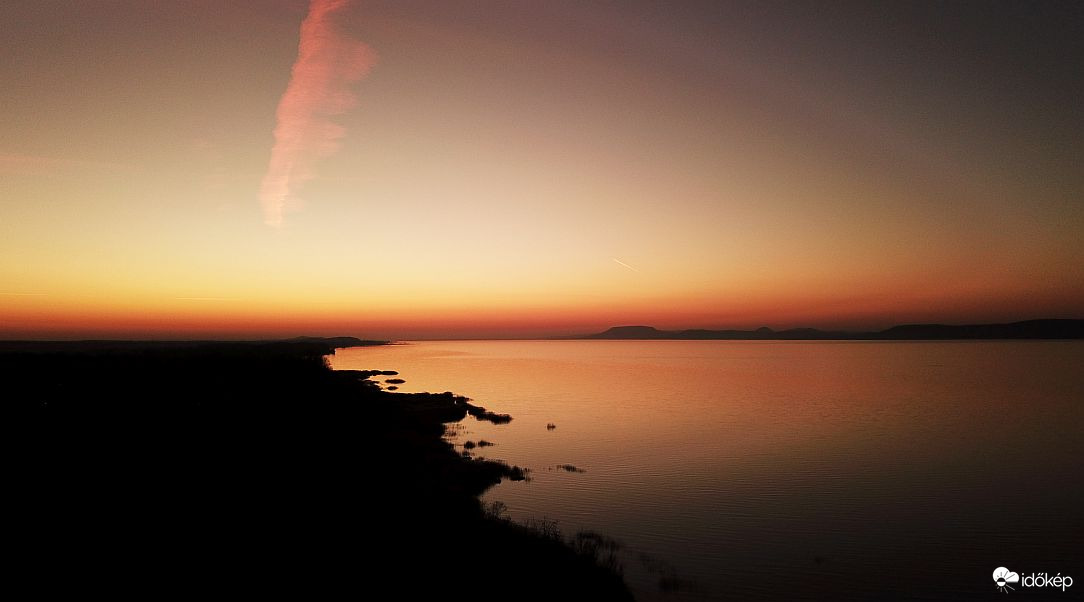 A Balcsi ma vörös és fekete...