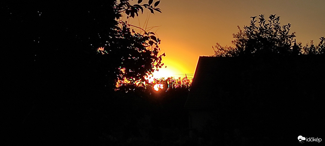 Napfogyatkozásos naplemente Szegeden 19:34
