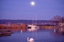 Keszthely- Balatoni csendélet a telihold fényében!