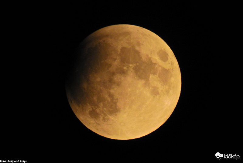 Beleharaptak a Holdba