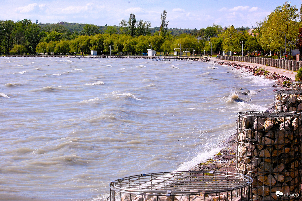26.05.05rég hullámzott