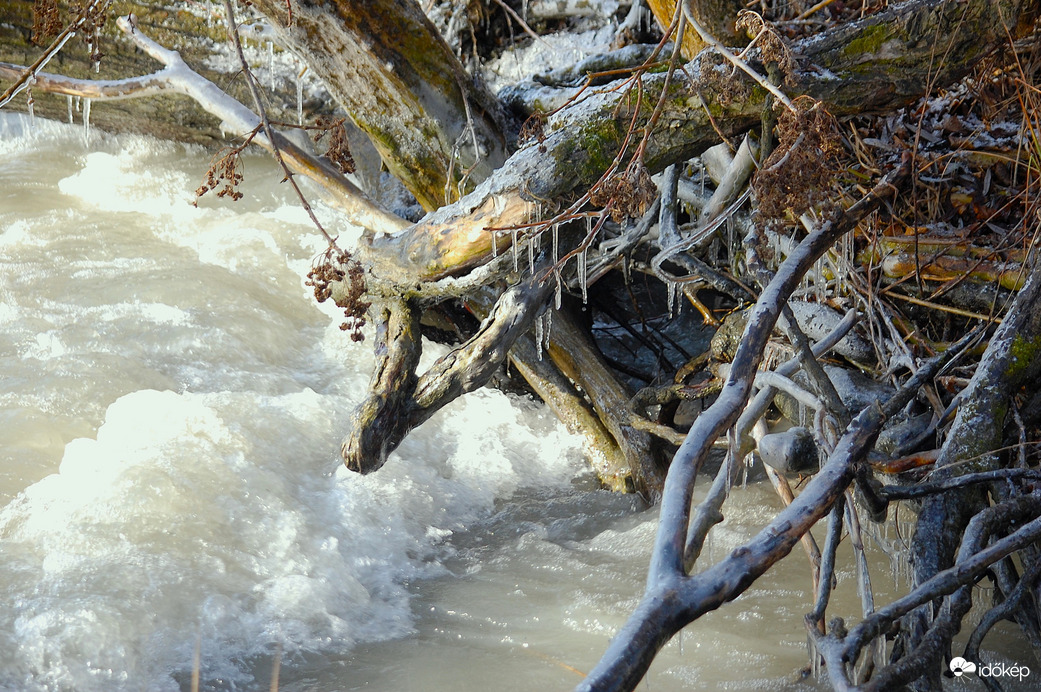 elkezdődött a jegesedés