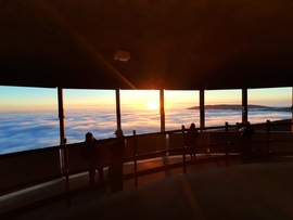 Ködpaplanos naplemente a Mecsekről 