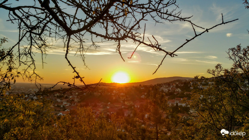 Őszi naplemente Pécsett