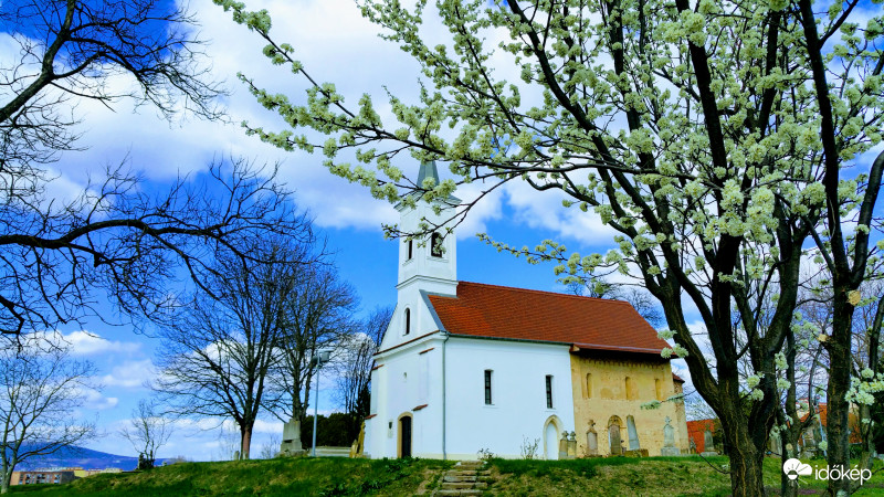 Tavasz, templom