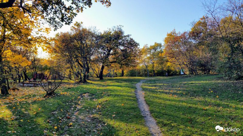 Novemberi napsütés Pécsett