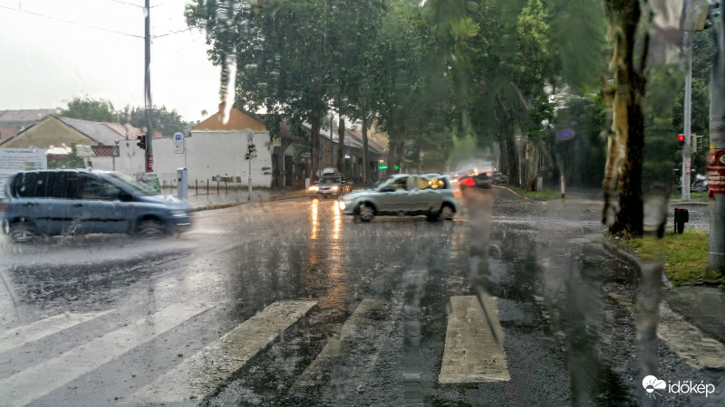 Felhőszakadás Pécsett